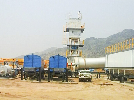 Mobile asphalt mixing plant